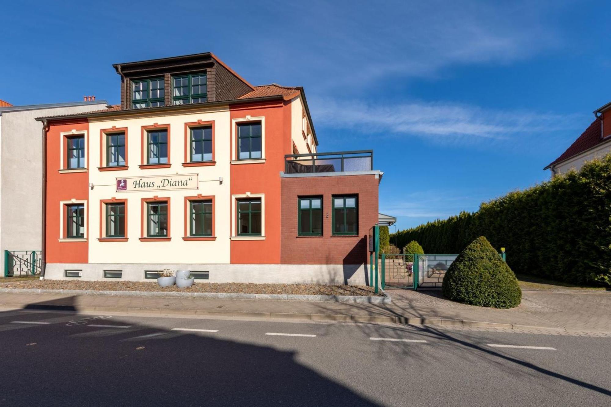 Haus Diana - Blaumeise Waren  Buitenkant foto